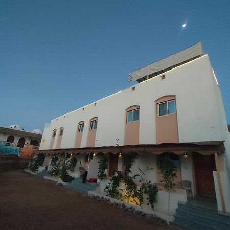 Al Deira Dahab Hotel Bagian luar foto