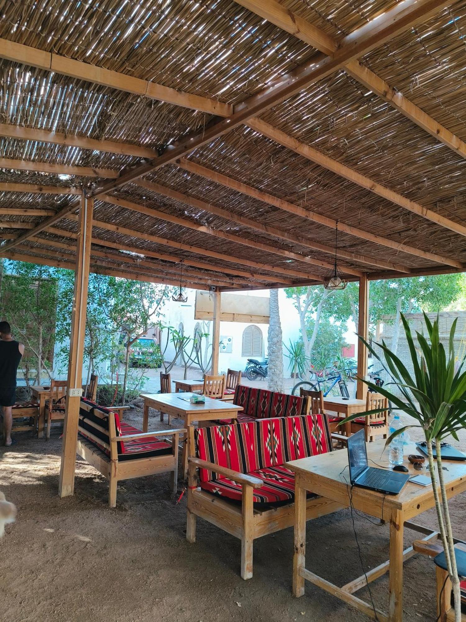 Al Deira Dahab Hotel Bagian luar foto