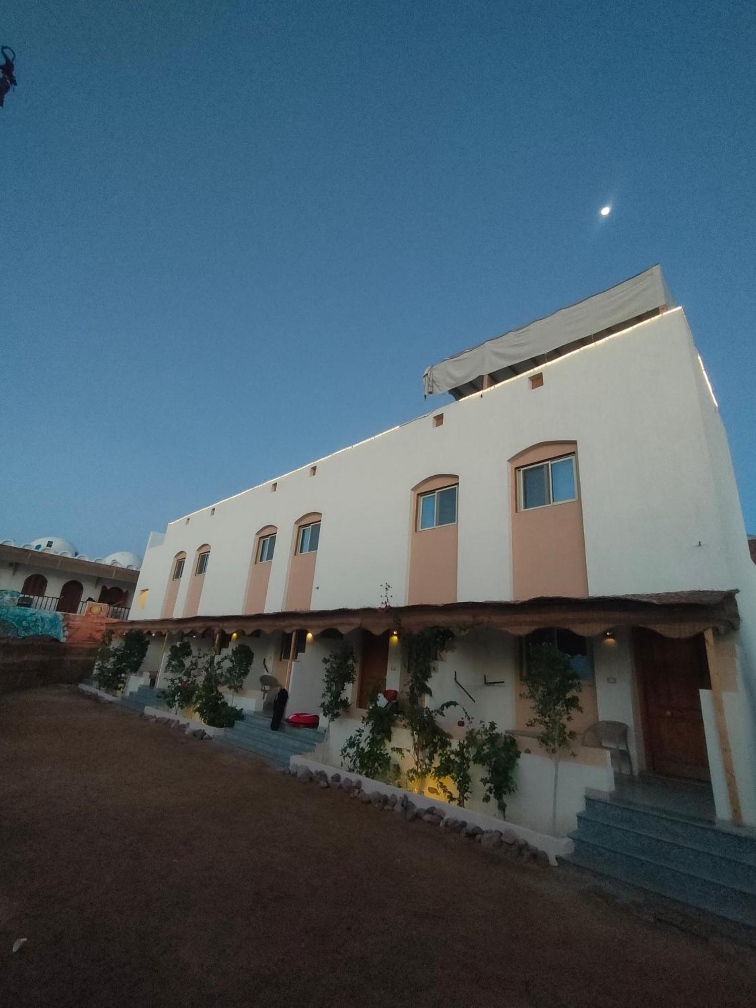 Al Deira Dahab Hotel Bagian luar foto